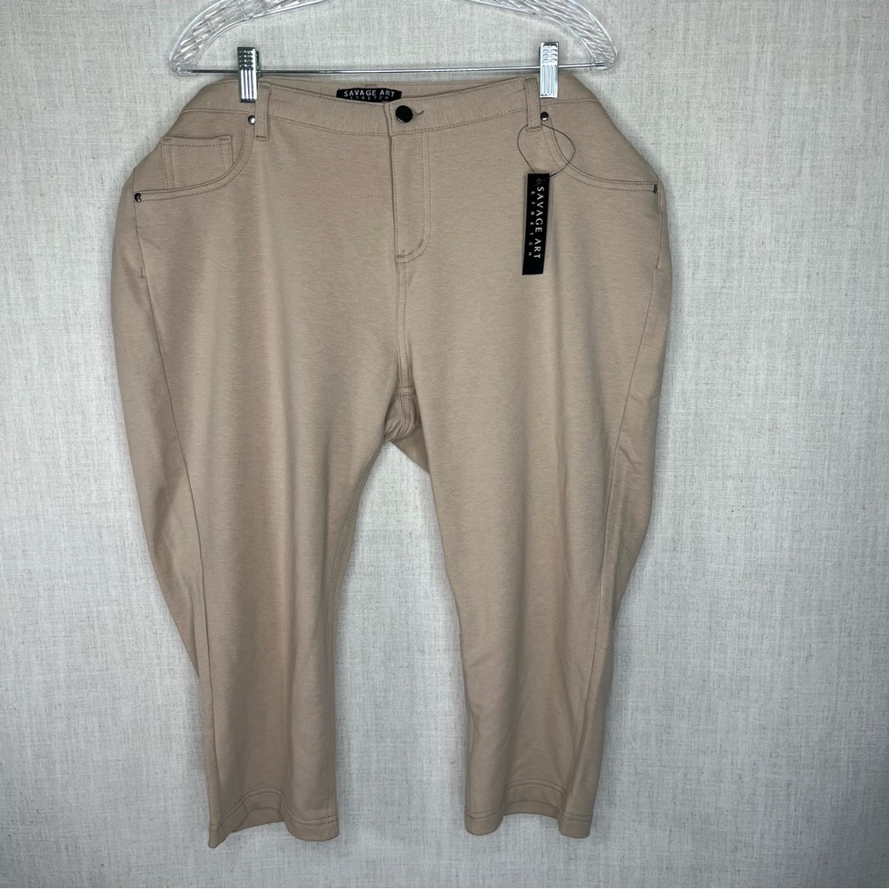 Savage Art Stretch Womens Capris 3X